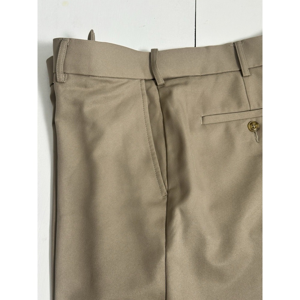 PGA Tour Men's Golf Bermuda Lightweight Shorts Tan/Beige Size 34 - Picture 12 of 16